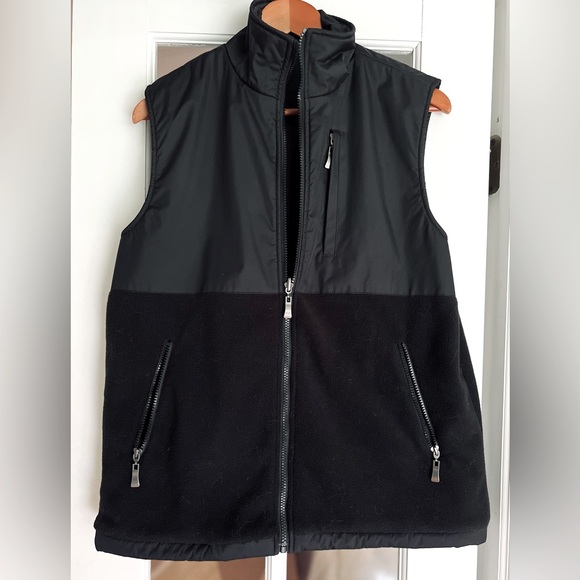 SALE! Unisex Black Vest, P2P 23” NWOT - Picture 1 of 3